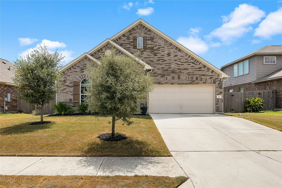 521 Hendelson LN, Hutto, TX 78634