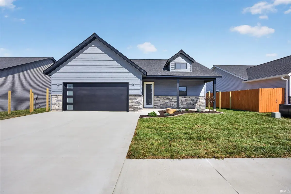 2107 Walden DR, Bedford, IN 47421
