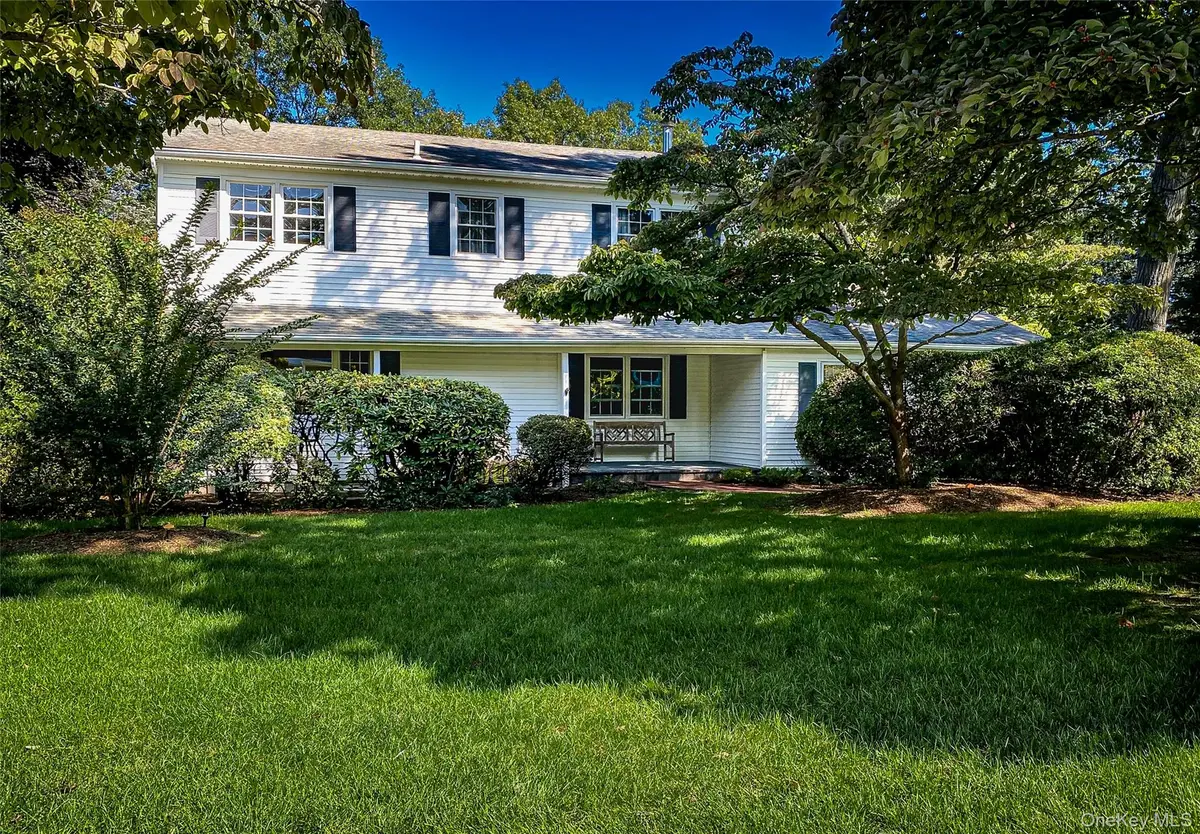 15 Fox RD, East Setauket, NY 11733