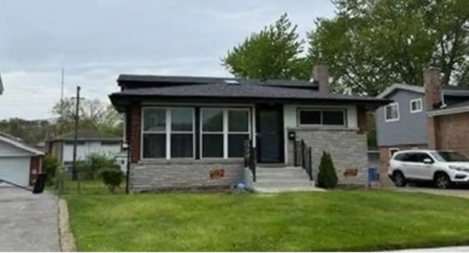 8558 S Woodlawn AVE, Chicago, IL 60619