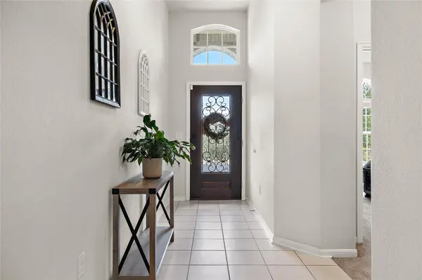 521 Hendelson LN, Hutto, TX 78634