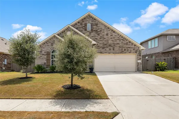 521 Hendelson LN, Hutto, TX 78634