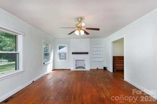 1017 Woodland DR, Gastonia, NC 28054