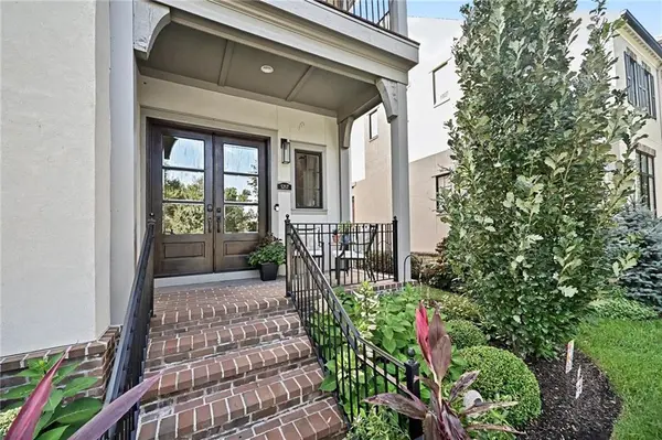5207 Meadowbrook Pkwy, Prairie Village, KS 66207