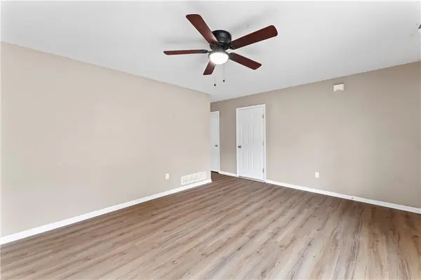 207-209 Sycamore ST, Harrisonville, MO 64701