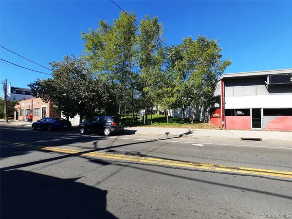 226 W Main ST, Riverhead, NY 11901