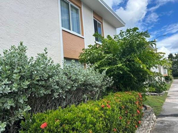 9940 7TH WAY N #201, St Petersburg, FL 33702