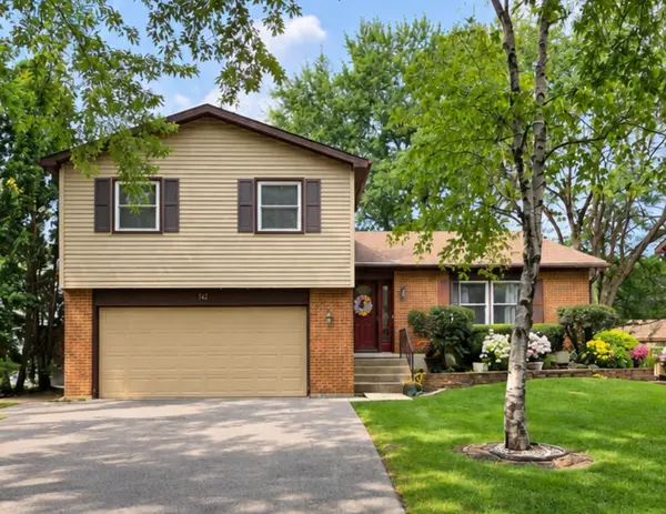 142 S Berteau AVE, Bartlett, IL 60103