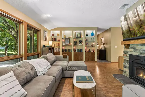 4643 Wild Canyon TRL, Woodbury, MN 55129