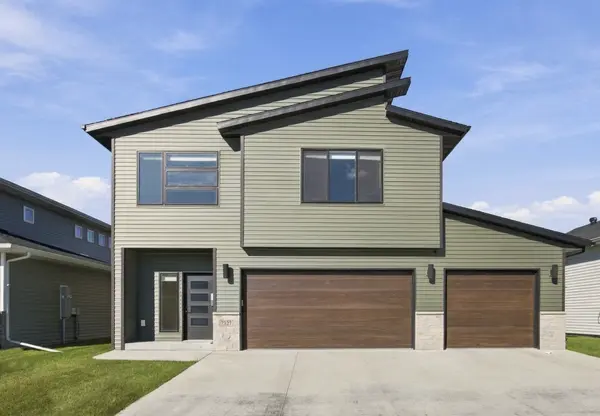 7327 Madelyn LN S, Fargo, ND 58104