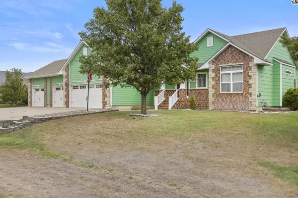 1120 Split Oak Dr, Newton, KS 67114
