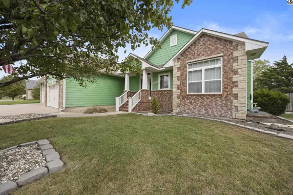 1120 Split Oak Dr, Newton, KS 67114