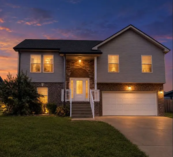 1049 Charles Thomas Dr, Clarksville, TN 37042