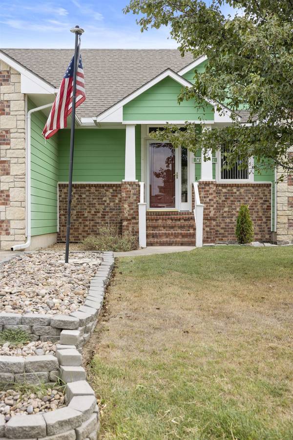 1120 Split Oak Dr, Newton, KS 67114