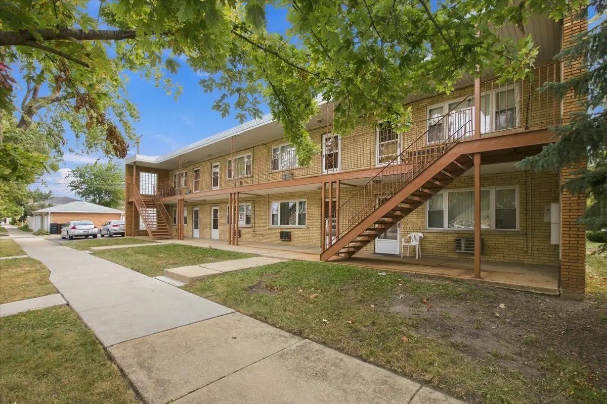 6256 W 64th PL #102, Chicago, IL 60638
