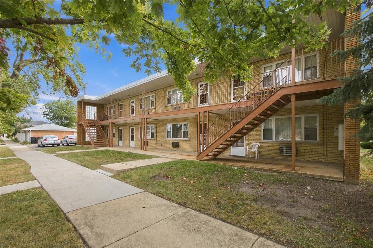 6256 W 64th PL #102, Chicago, IL 60638