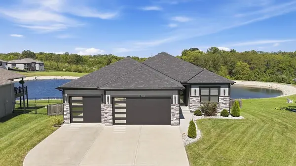 11730 N Laurel AVE, Kansas City, MO 64157