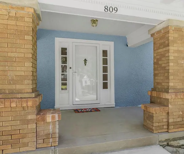 809 W Gregory BLVD, Kansas City, MO 64114