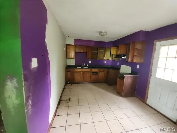 907 Rock RD, Union, MO 63084