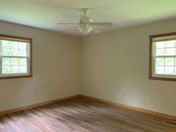 110 Stone Blvd, Tullahoma, TN 37388