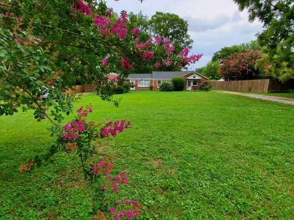 2112 McGavock Pike #A, Nashville, TN 37216
