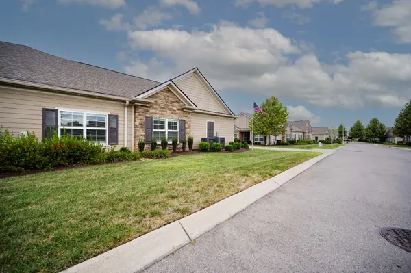 2342 Stonecenter Ln, Murfreesboro, TN 37128
