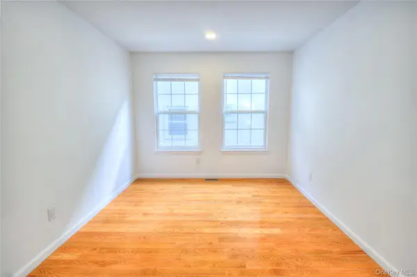 15 Mohegan AVE #B, Port Washington, NY 11050