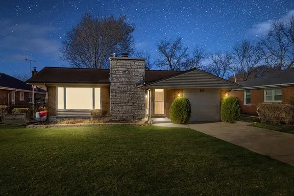 402 S Na Wa Ta AVE, Mount Prospect, IL 60056