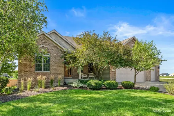 724 Emanuel LN, Sycamore, IL 60178