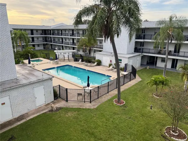 4050 4TH ST N #305, St Petersburg, FL 33703