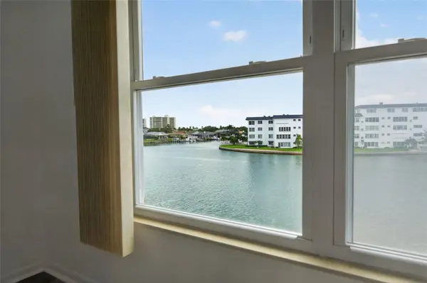6025 SHORE BLVD S #304, Gulfport, FL 33707