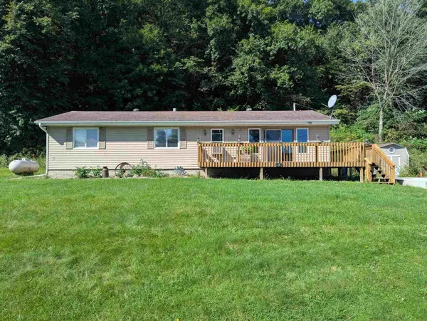 2266 26 HWY #3, Lansing, IA 52151