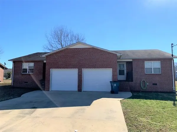 225 Fox Creek Ct, Manchester, TN 37355