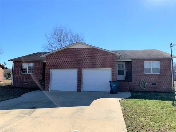 225 Fox Creek Ct, Manchester, TN 37355