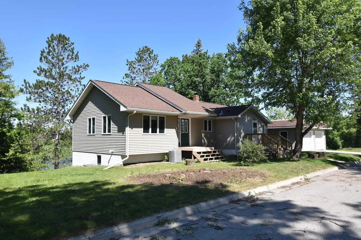 205 2nd AVE SE, Baudette, MN 56623