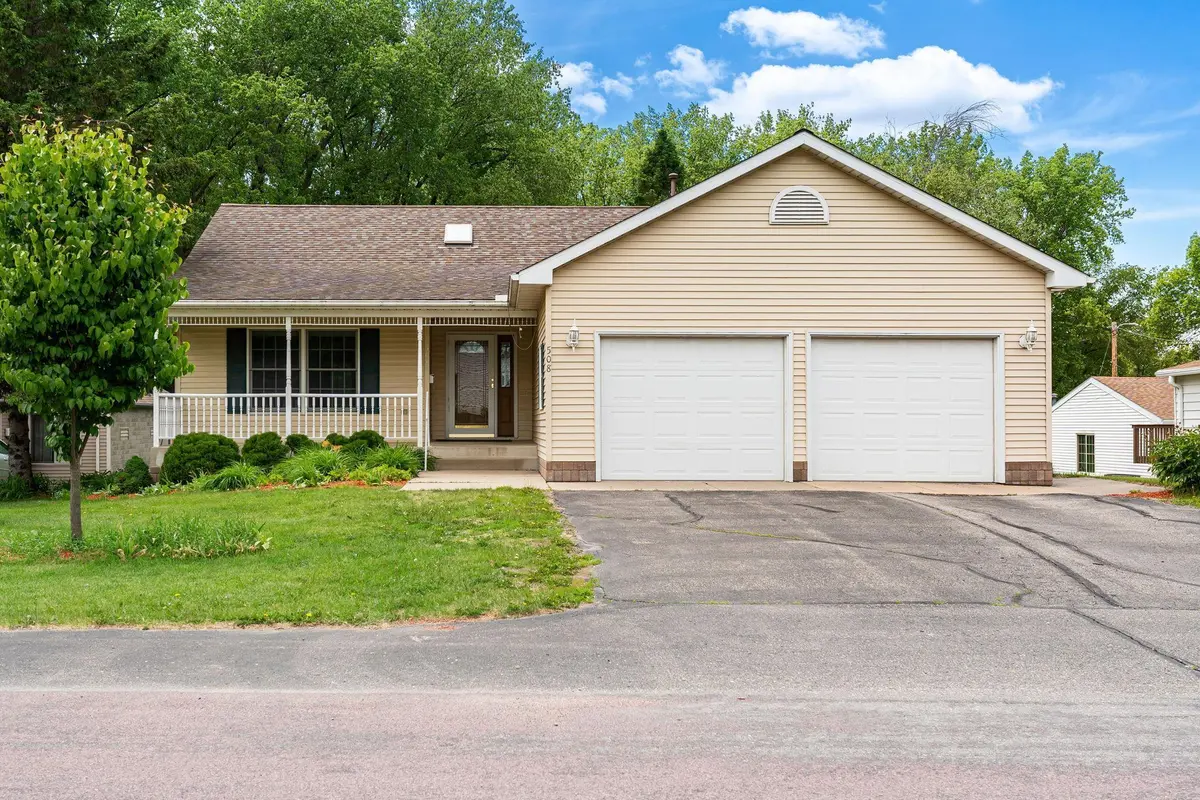 508 6th ST S, Waterville, MN 56096