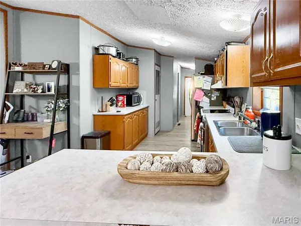 1830 Highway J, Philadelphia, MO 63463