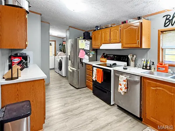 1830 Highway J, Philadelphia, MO 63463