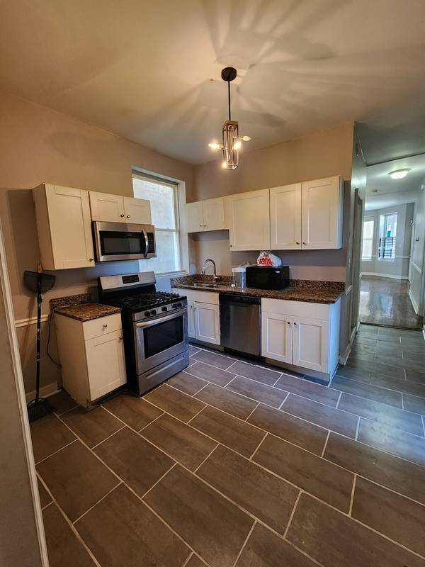 6315 S Eberhart AVE #1, Chicago, IL 60637