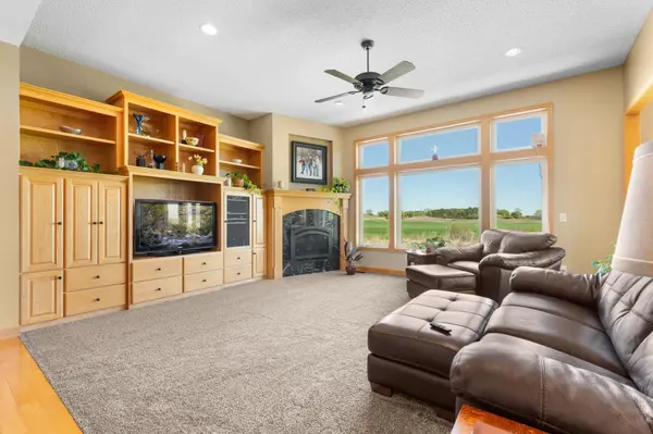 20845 Bentley CT, Farmington, MN 55024
