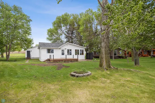 24527 Twilight LN, Pelican Rapids, MN 56572
