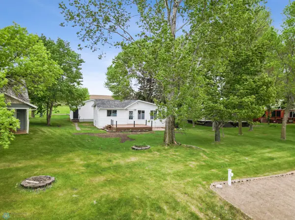 24527 Twilight LN, Pelican Rapids, MN 56572