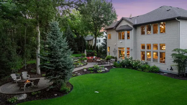 9240 Red Oak DR, Victoria, MN 55386