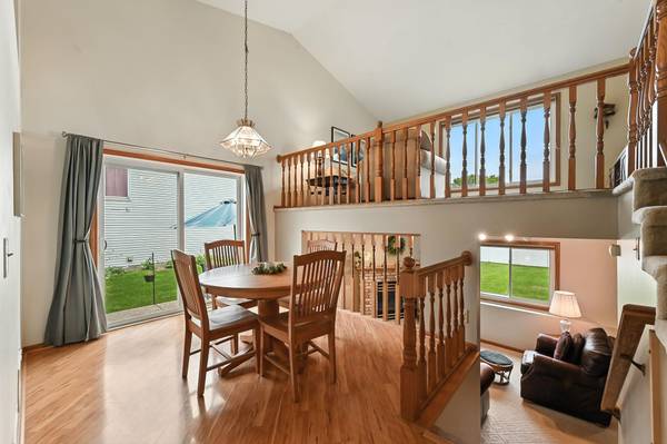 7293 159th ST W, Apple Valley, MN 55124
