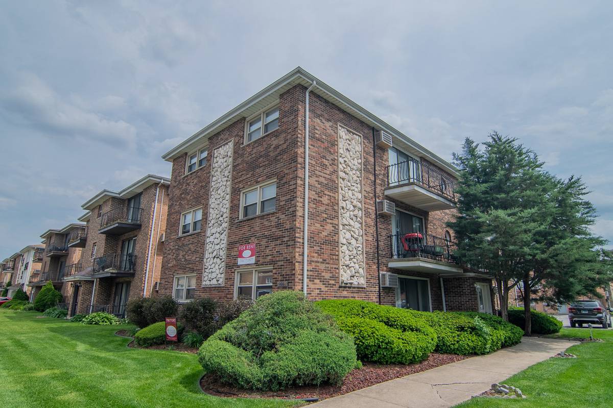 1665 Harbor AVE #3S, Calumet City, IL 60409