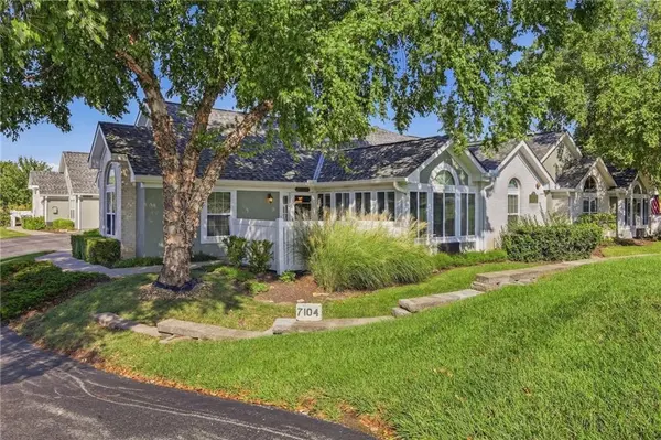 7104 Hedge Lane TER, Shawnee, KS 66227