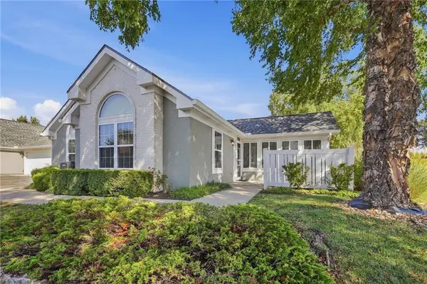 7104 Hedge Lane TER, Shawnee, KS 66227