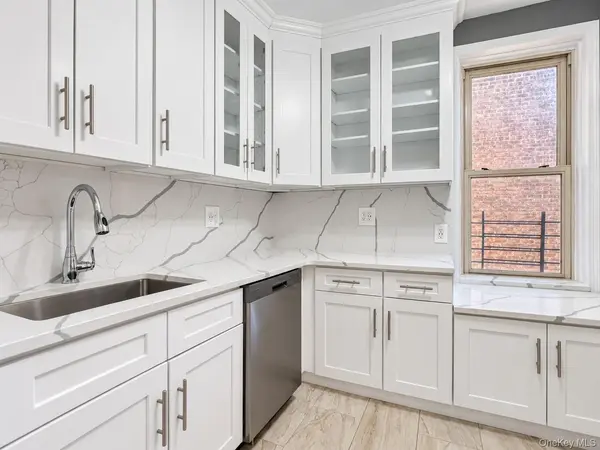 43-10 48 AVE #4o, Astoria, NY 11377