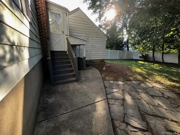 21 Northview TER, Yonkers, NY 10703