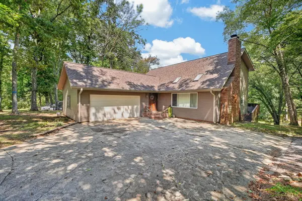 8496 N 1220 BLVD, Mount Carmel, IL 62863